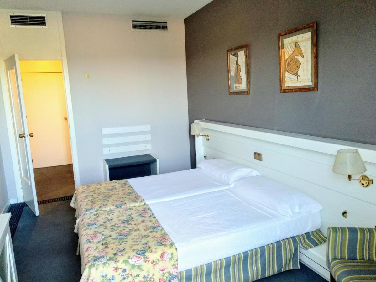Hotel Las Cigueenas Трухільйо Екстер'єр фото